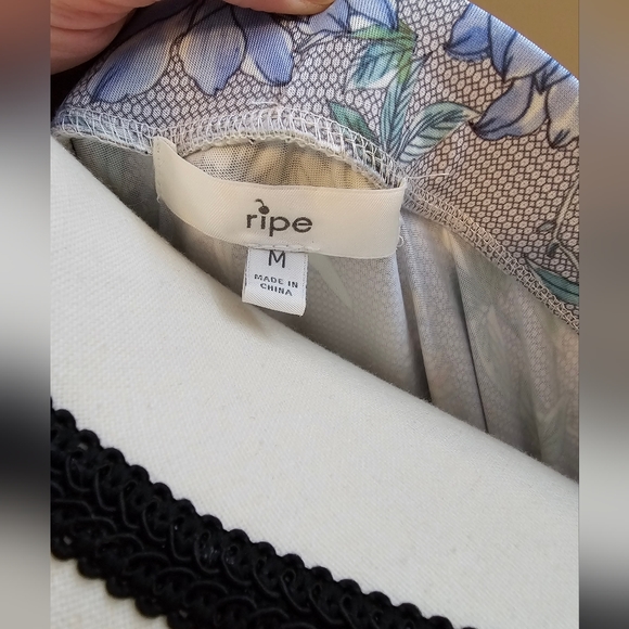 Ripe Maternity Dress - Size Medium - Picture 3 of 5